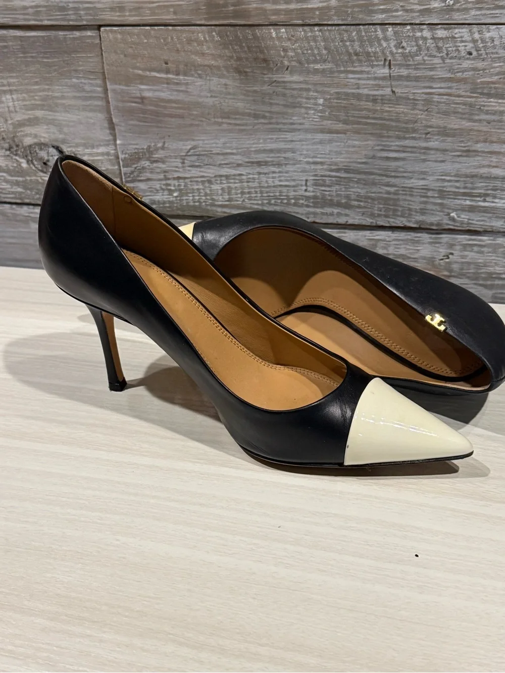 Tory Burch Black and Cream Pointed Toe Leather Pumps - Picture 8 of 8